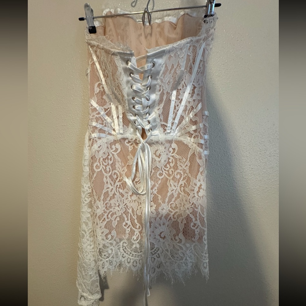 Elegant White Lace Mini Dress - Picture 3 of 14
